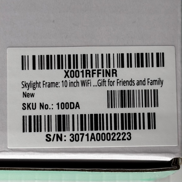 Skylight Model 100DA Frame 10 inch Touchscreen Wi-Fi Picture Frame, New-Open Box - Picture 2 of 12